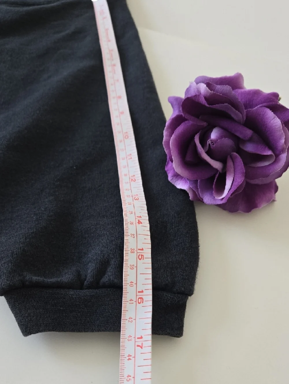 Vintage Nike Black Women's Crewneck Sweatshirt with Embroidered Swoosh Sz L